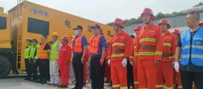 市城管综合执法支队开展防汛应急救援演练